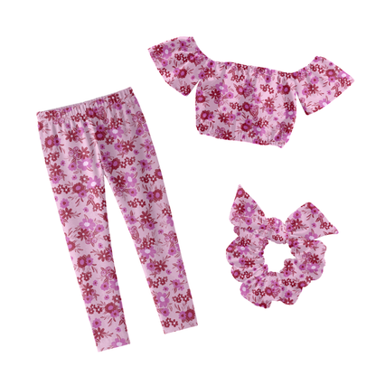 Pink watercolor dainty floral pattern